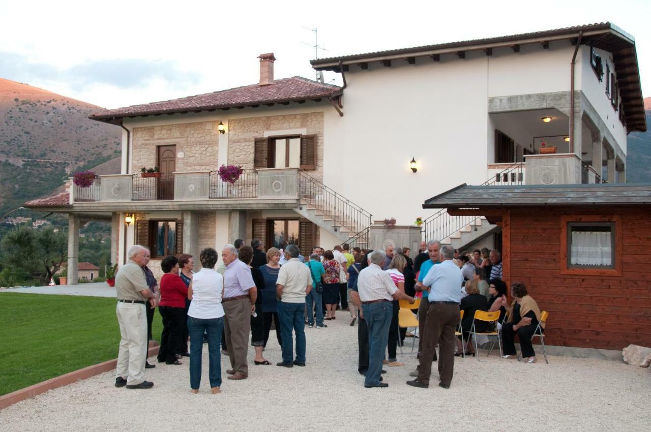 Il Poggio Dei Pettirossi Leilighet Pettorano sul Gizio Eksteriør bilde